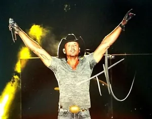 TIM MCGRAW PERSONALLY SIGNED 8X10 PHOTO COA - Bild 1 von 2