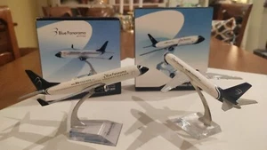 2 Modellini Aerei Boeing 737 e 767 Nuovi,con scatola sigillata supporto in plexi - Foto 1 di 12