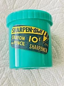 Vintage 1960’s Hasbro Sharpen Well Pencil & Crayon Sharpener Pristine Condition - Bild 1 von 8