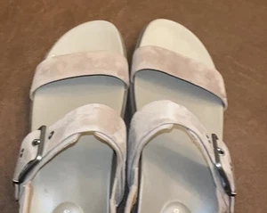 VIONIC Torrance Women's Size 11 Taupe Suede Sandals Worn 1x - Picture 1 of 7