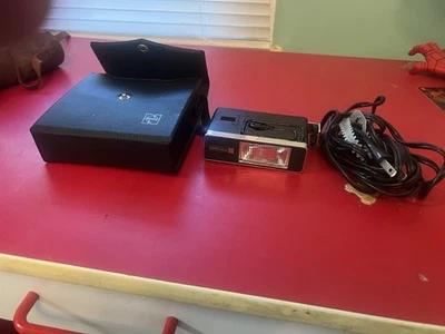 Vivitar 151 Electronic Flash Unit With Case And Power Cord - Image 1 of 3