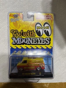 2025 M2 Machines x MOONEYES Vanning a Go, Go! Diecast Toy LE /1000 - Picture 1 of 3