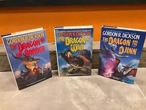 Gordon R Dickson 3 Bücher Lot Hardcover Dragon BorderWar Dschinn The on at and - Bild 1 von 20