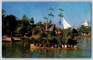 Postcard Vintage Disneyland Magic Kingdom - Indian Canoe Frontierland - Unposted - Picture 1 of 2