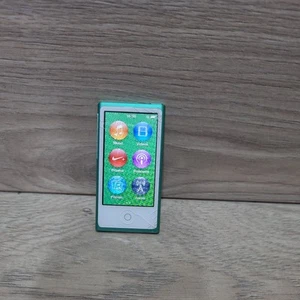 Apple iPod Nano 16GB 7th generation GREEN A1446 - MD478QB working but cracked - Picture 1 of 7