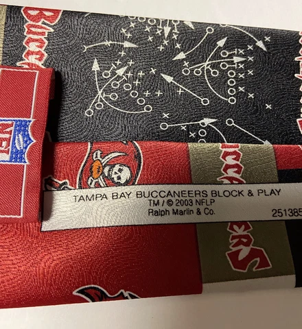Vintage NFL tampa bay buccaneers black and red logo classic necktie USA 2003 Cover