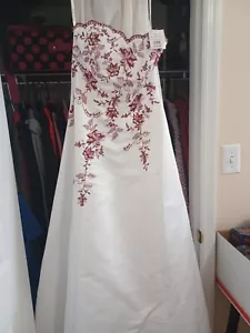 David Bridal Wedding Dress Size 10 Comes WITH Corset 34 A NEW WITH TAGS - Picture 1 of 6
