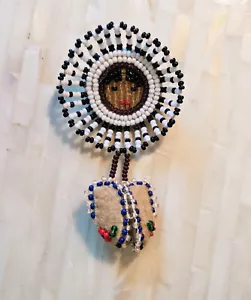 Alaskan beaded pin/brooch with face and mocassins - Picture 1 of 4