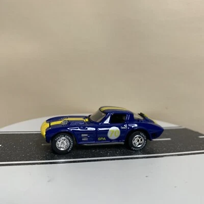 Johnny Lightning Corvette Collection #70 1963 Corvette Grand Sport azul/amarillo  Foto 1 de 4