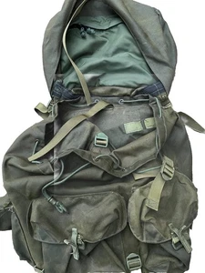 Vintage 1990 GROßER FELDRAHMEN MILITÄR RUCKSACK alle Reißverschlüsse Arbeit Camping sauber - Bild 1 von 8