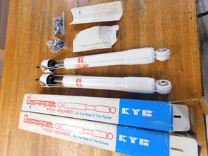 NOS KYB REAR SHOCK ABSORBERS SET FITS 1970 - 1974 TOYOTA COROLLA NISSAN 200SX - Picture 1 of 6