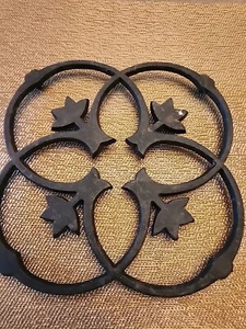 Dank Design Cast Iron Black Footed Trivet / Hot Plate - Picture 1 of 7