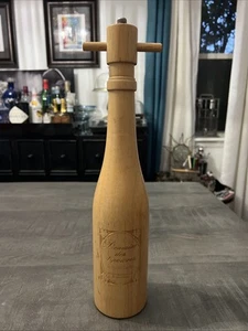 "Molino de pimienta de madera Domaine Des 4 Poivres Mis En Bouteille Au Domaine 14""" - Imagen 1 de 7