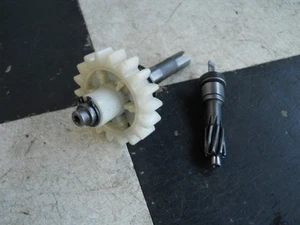 1975 MT250 Honda 75 MT 250 Elsinore  oil pump & tach drive gears - Picture 1 of 2