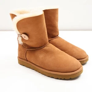 UGG Australia Womens Bailey Button II, Size US 10 - Chestnut *WORN ONCE* - Picture 1 of 12