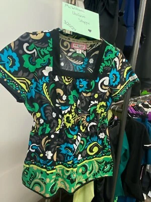 Koi XS Vanessa синий, желтый, зеленый и черный принт скраб Топ - Изображение 1 из 4