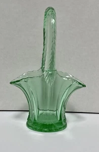 Vintage Tiffin Green Depression Scalloped Glass Basket Handle Easter Beautiful - Picture 1 of 8
