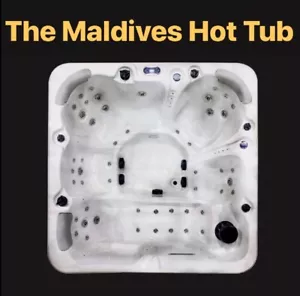 Large Hot Tub Maldives 6 Person Seater USA Balboa System *White* Bluetooth Music - Picture 1 of 12