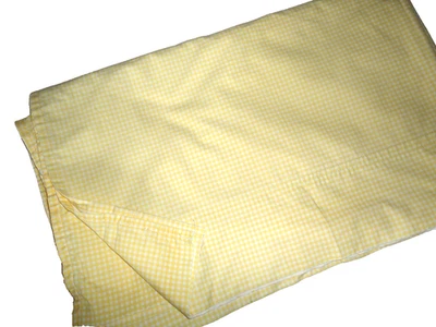 JCP PENNEY YELLOW & WHITE GINGHAM CHECKS (1) QUEEN FLAT SHEET 90X102 - Image 1 of 4