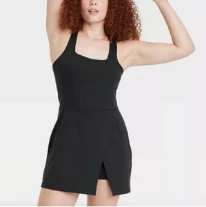 Mameluco corto All In Motion Target para mujer negro con abertura lateral talla mediana - Imagen 1 de 7