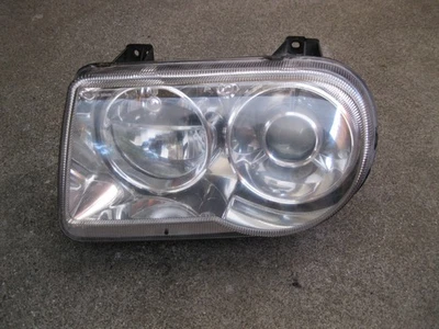 05-10 Chrysler 300C SRT-8 Left Driver Side Xenon Headlight (04805759AH) Foto 1 de 4