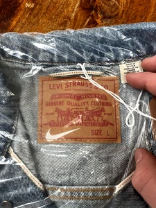 Nike x Levi’s Trucker Jacket - Size Large IN HAND! (SAME DAY SHIPPING) - Picture 1 of 6