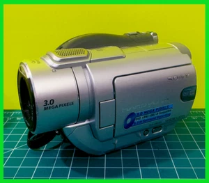 Sony Handycam DCR-DVD405 Digital DVD Camcorder Wide LCD + BATTERY + TRAVEL CASE - Picture 1 of 6