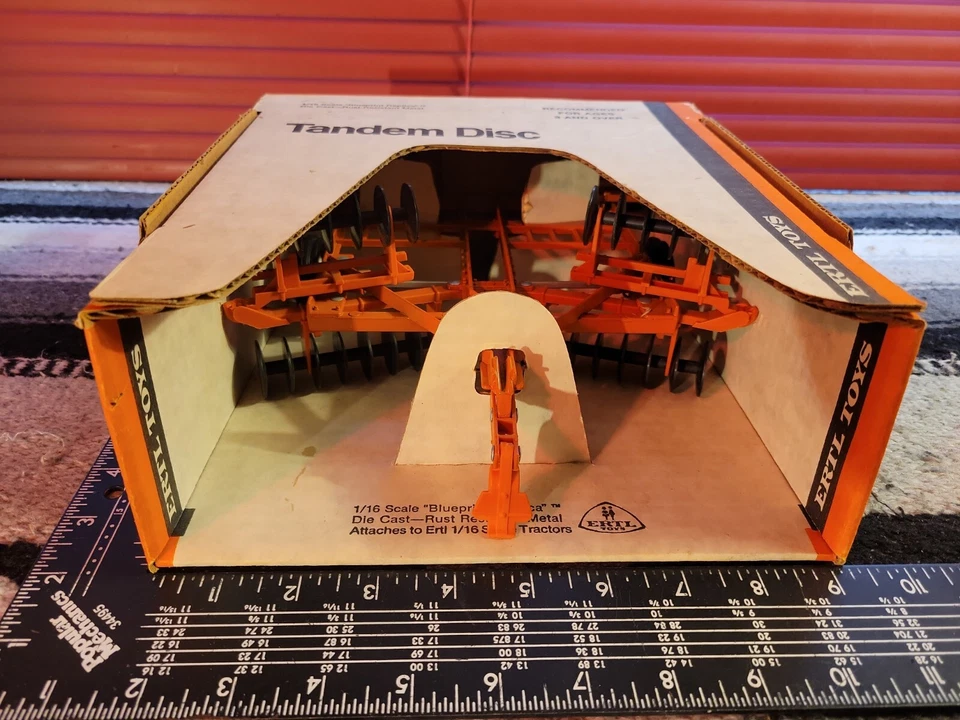 Ertl Allis Chalmers Orange Tandem Disc 1/16 diecast farm implement replica - Image 1 of 4