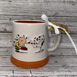 Rae Dunn x Peanuts Thankful Charlie Brown Snoopy Herbstblätter doppelseitige Tasse - Bild 1 von 5