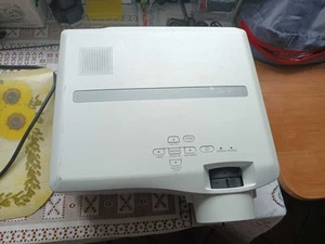 Projecteur LCD Mitsubishi WL2650U - Photo 1/1