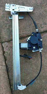 JEEP GRAND CHEROKEE WJ WG 99-05 FRONT RIGHT WINDOW REGULATOR WITH 2 PIN MOTOR  - Picture 1 of 2