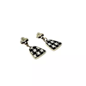 Women Clover Earrings Drop Black White Stud Gold Houndstooth Fashion Jewelry - Picture 1 of 1