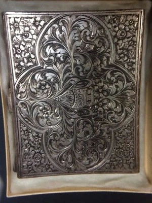 Antigua caja de cigarrillos de plata de ley hecha por Carlesi & Marzoppini  Foto 1 de 4