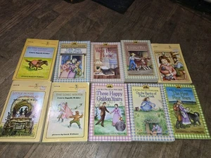 10 Soft Cover Little House On The Prairie, Laura Ingalls Wilder Books 1981 - Picture 1 of 13