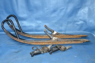 1988 Yamaha Exciter EX570 Ski Skis Set Runner Carbides Strut Suspension Bracket - Image 1 of 4