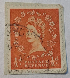 Postage Revenue 1½D Stamp ~ Queen Elizabeth II ~ Red ~ Posted ~ 1950's ~ C38 - Picture 1 of 6