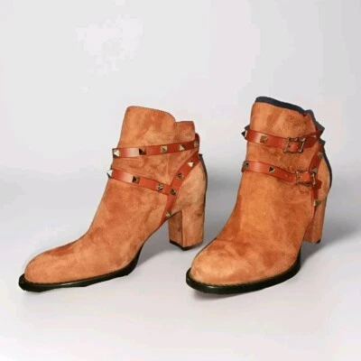 Botas Valentino Garavani Terra Cotta Gamuza Tachonadas Doble Correa Tacón Bloque Foto 1 de 4