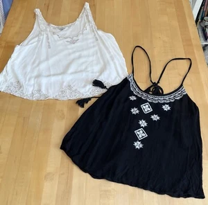 Wet Seal & Ecote White Boho Embroidered Small Tank Tops Black & Off-White - Picture 1 of 7