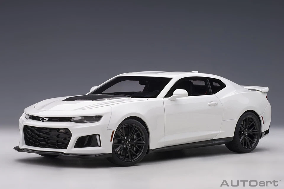 AUTOART 71206 1:18 Chevrolet Camaro ZL1 2017 (summit white) (composite model/ful - Image 1 of 4