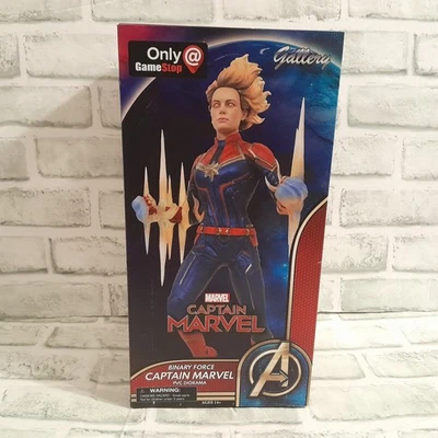 Captain Marvel Statue Binary Power Diamond Select Gallery Exclusive - Image 1 of 4