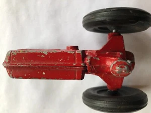 Oliver 88 Farm Toy Tractor with driver/man in good shape 5.5" in length - Picture 1 of 17