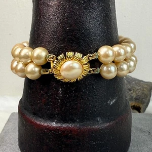 Vintage Two Strand Faux Pearl Beaded Bracelet Classic Gold Tone 7.5" - Picture 1 of 8