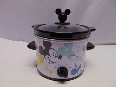Walt Disney Mickey Slow Cooker MIC-200 by Intertek 110W with glass lid 10" x 9" - Image 1 of 4