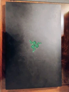 Razer laptop signature edition 15.6 (16GB RAM) 477GB i7-8750H CPU @ 2.2 - Picture 1 of 3