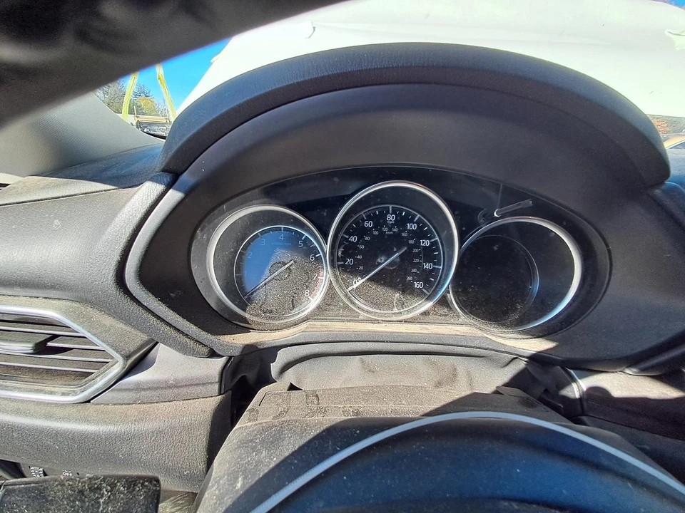 二手速度计 适合:2020 年马自达 CX-5 集群 MPH 自然吸气 Gra — 第 1/4 张图片