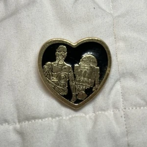 Star Wars R2D2 & C3PO Variety Club Gold Tone Heart Lapel / Hat Pin - 2011 - Picture 1 of 2