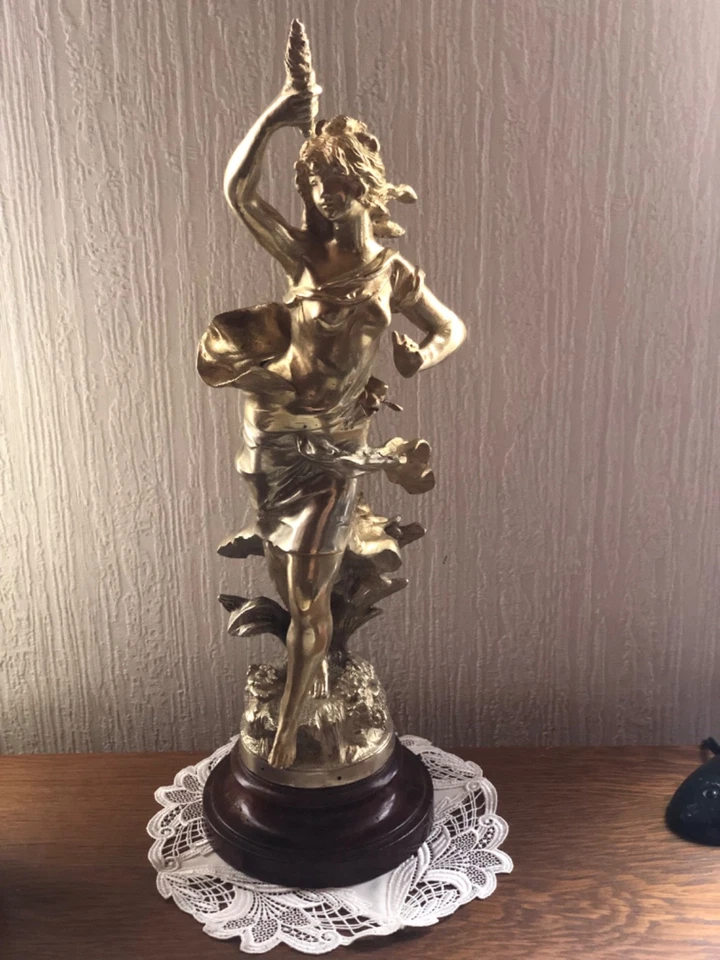 Bronze Figur- Maguerite-  Auguste Moreau - Dijon 1834-1917  - Bild 1 von 4