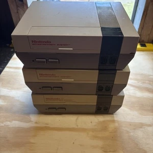 NES Console Lot Of 3 Nintendo Entertainment System Bundle - Picture 1 of 9