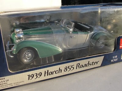 SUNSTAR DIECAST 1939 HORCH 855 ROADSTER GREEN/SILVER 2404  1:18 SCALE NEW BOXED  - Image 1 of 4