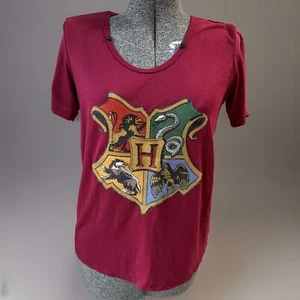 Harry Potter Hogwarts T-shirt Short Sleeve Round Neck Red Size M Medium Women’s - Picture 1 of 6